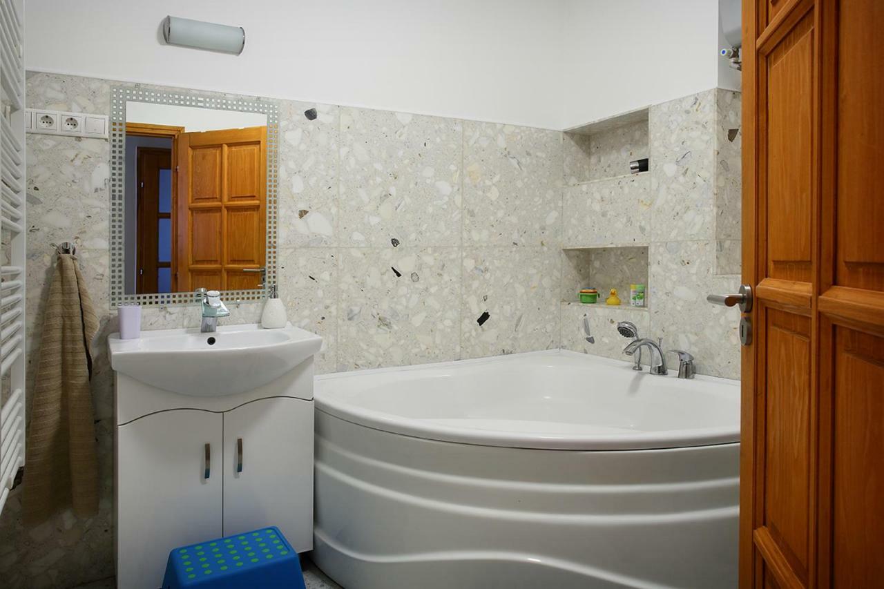Ecomfort Apartment Kecskemet Luaran gambar
